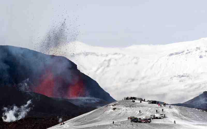 iceland volcano 2010 eruption. of a volcanic eruption at